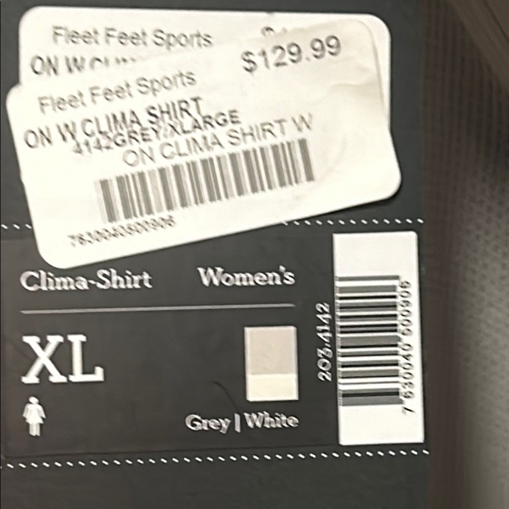 On Running Light Gray Zip-Up Jacket - Picture 3 of 15